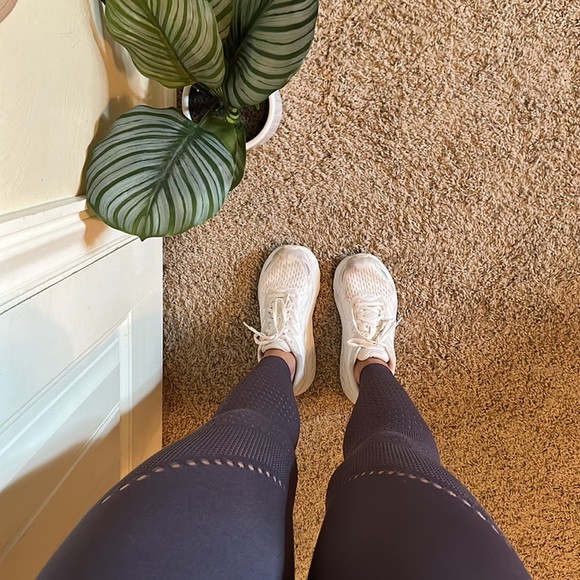 mauve/brown/grey perforation fabletics leggings size s! - Picture 3 of 7